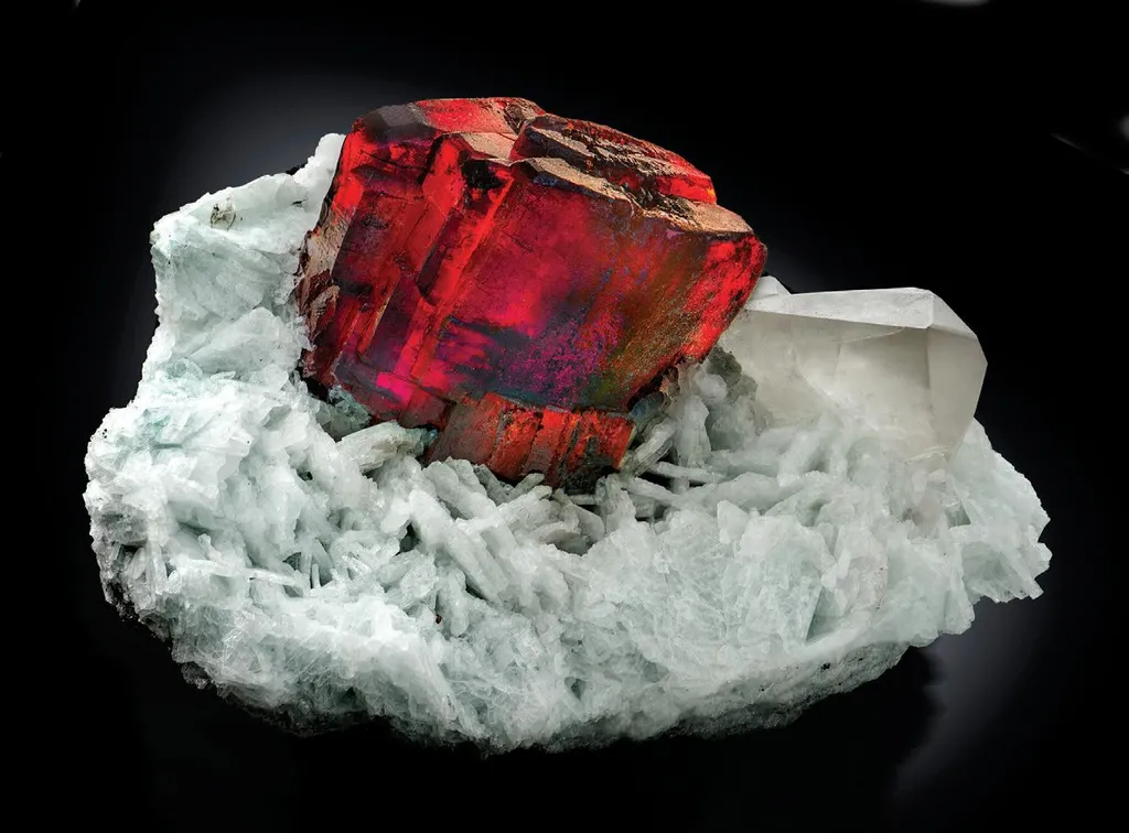 Cleavelandite, Quartz, Tantalite image