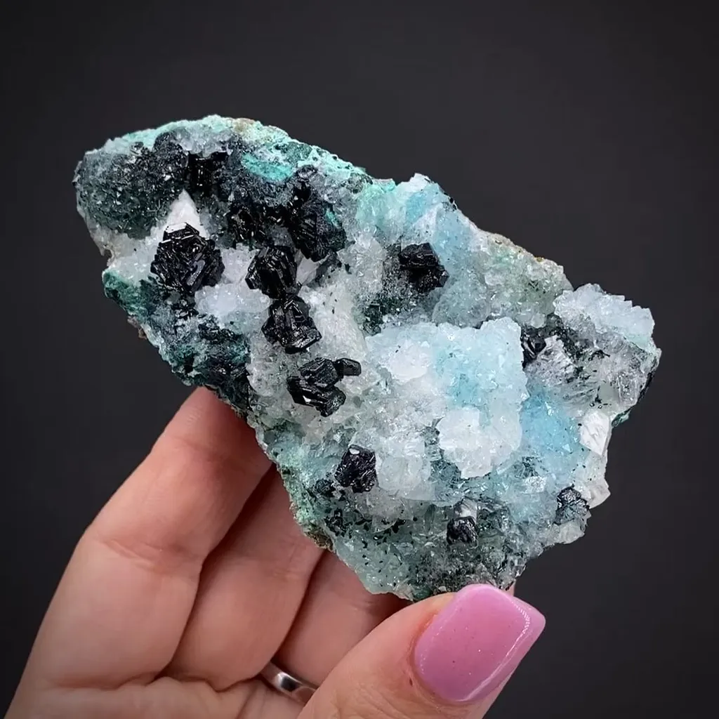 Clinoatacamite on Quartz image