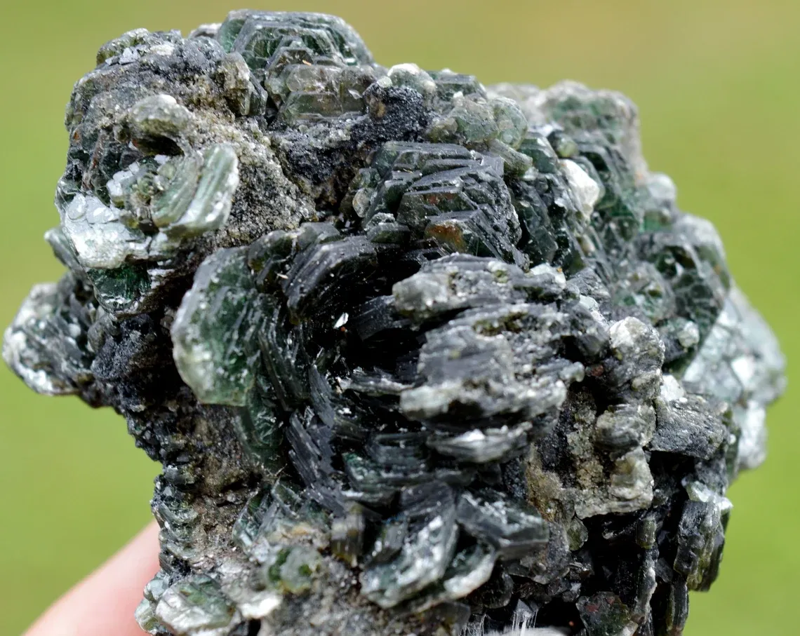 Clinochlore 117 grams - Koukouri diggings, Trantimou, Bafoulabé Circle, Kayes Region, Mali - image 2