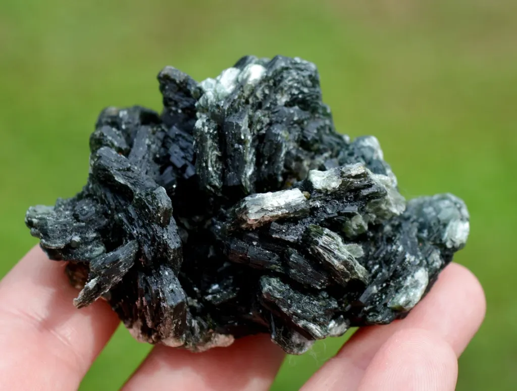 Clinochlore 130 grams - Koukouri diggings, Trantimou, Diakon, Bafoulabé Circle, Kayes Region, Mali image