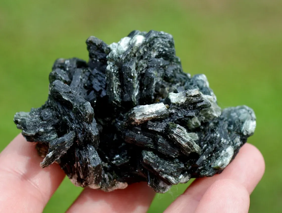 Clinochlore 130 grams - Koukouri diggings, Trantimou, Diakon, Bafoulabé Circle, Kayes Region, Mali - image 1