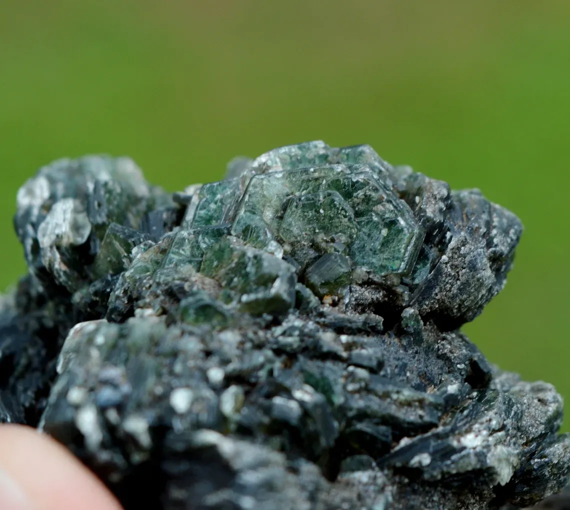 Clinochlore 138 grams - Koukouri diggings, Trantimou, Diakon, Bafoulabé Circle, Kayes Region, Mali - image 5