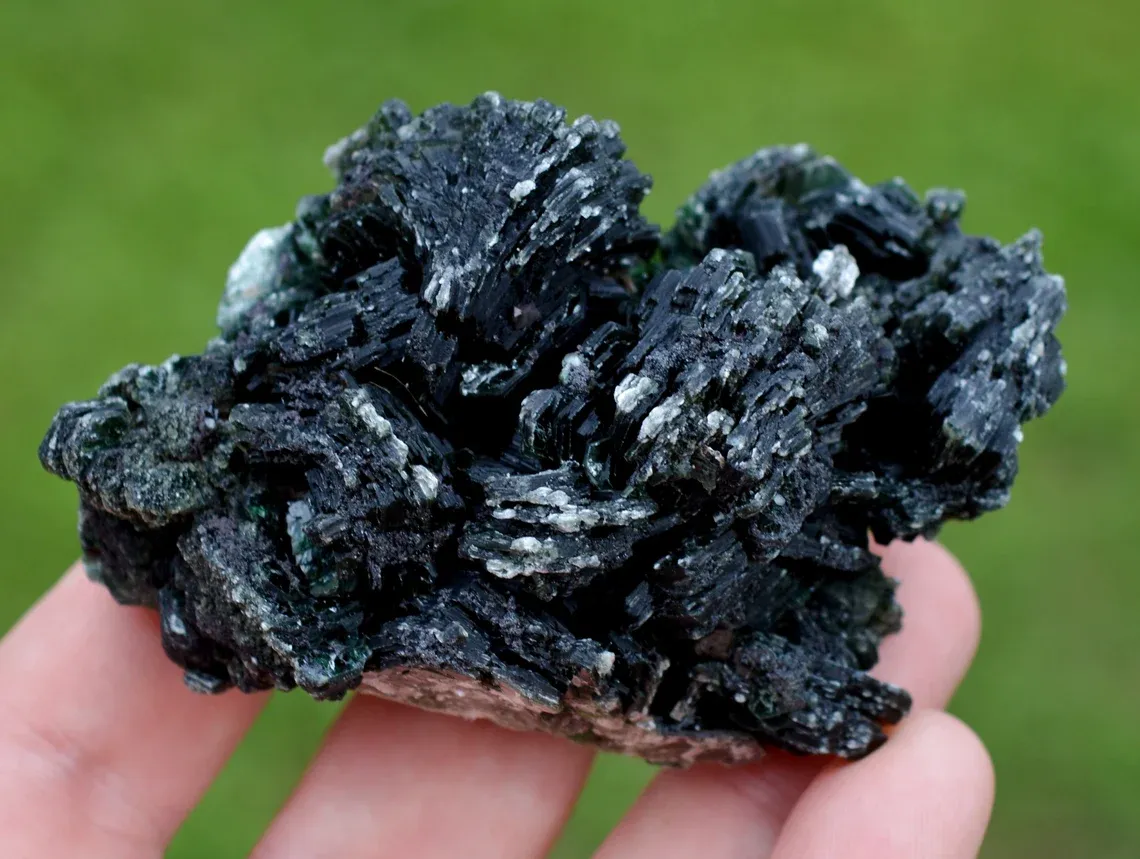 Clinochlore 150 grams - Koukouri diggings, Trantimou, Diakon, Bafoulabé Circle, Kayes Region, Mali - image 1