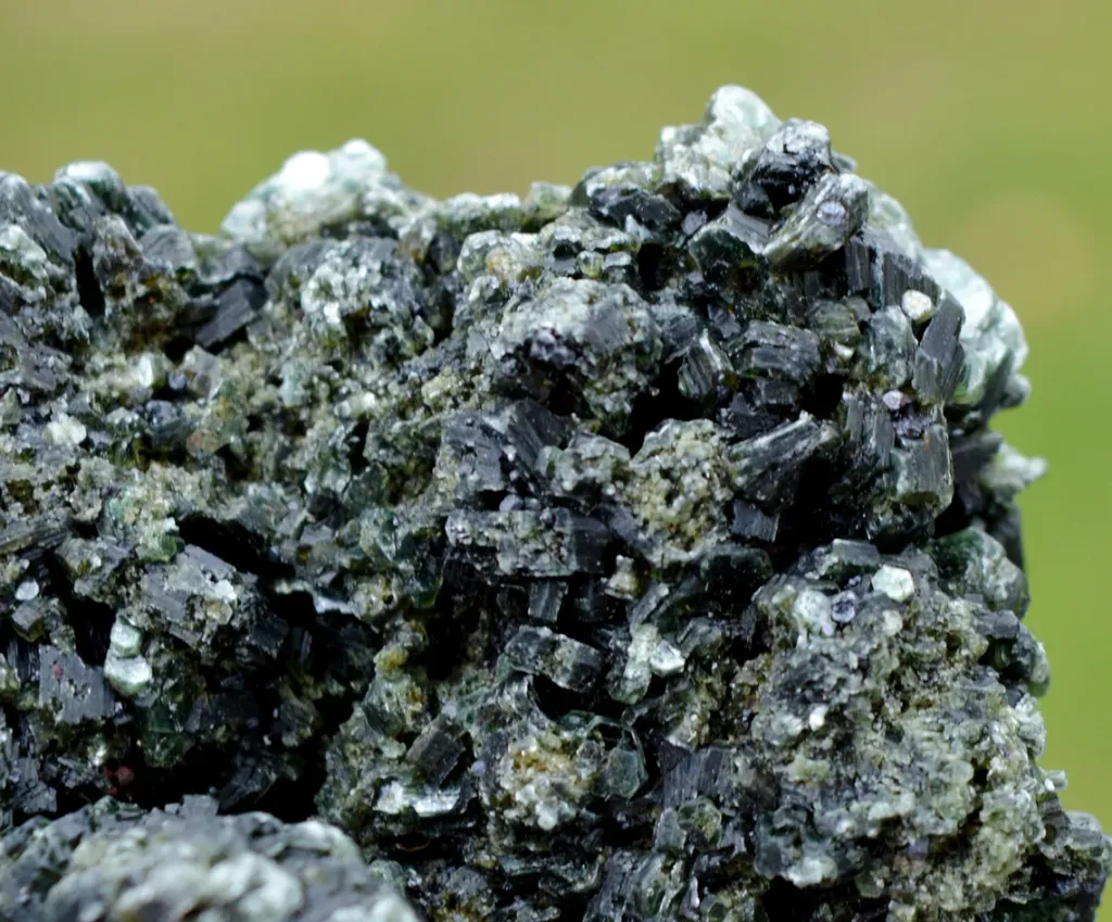 Clinochlore 213 grams - Koukouri diggings, Trantimou, Diakon, Bafoulabé Circle, Kayes Region, Mali - image 3