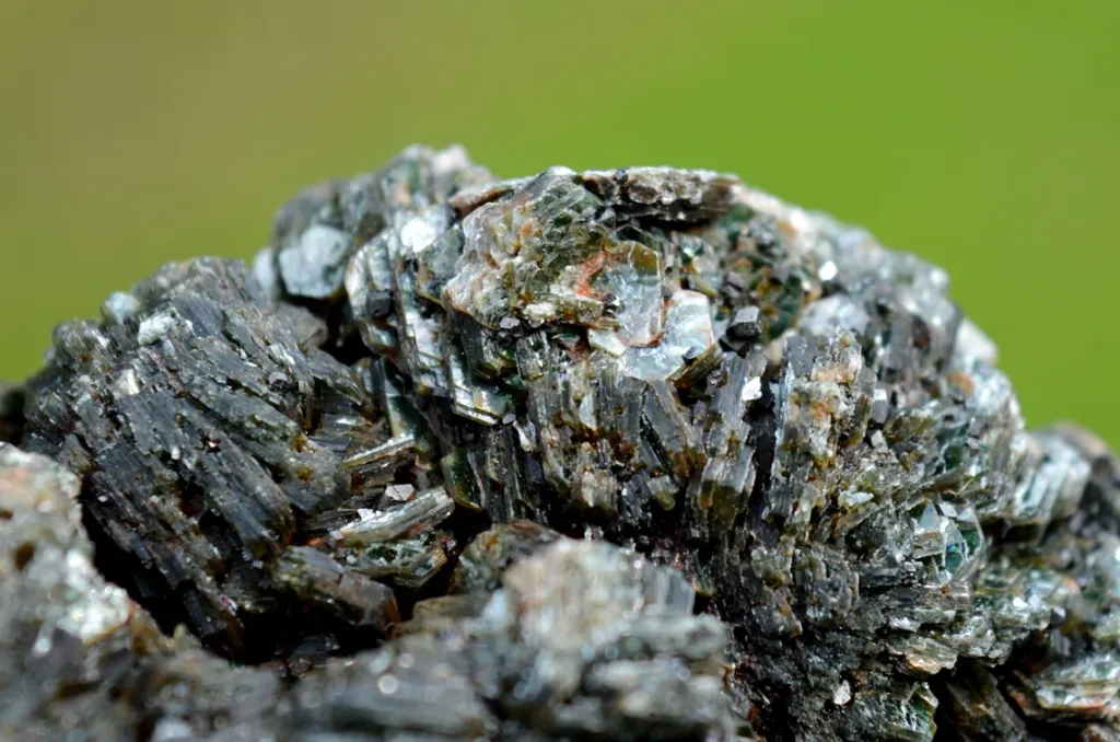 Clinochlore 407 grams - Koukouri diggings, Trantimou, Arrondissement of Diakon, Kayes Region, Mali - image 5