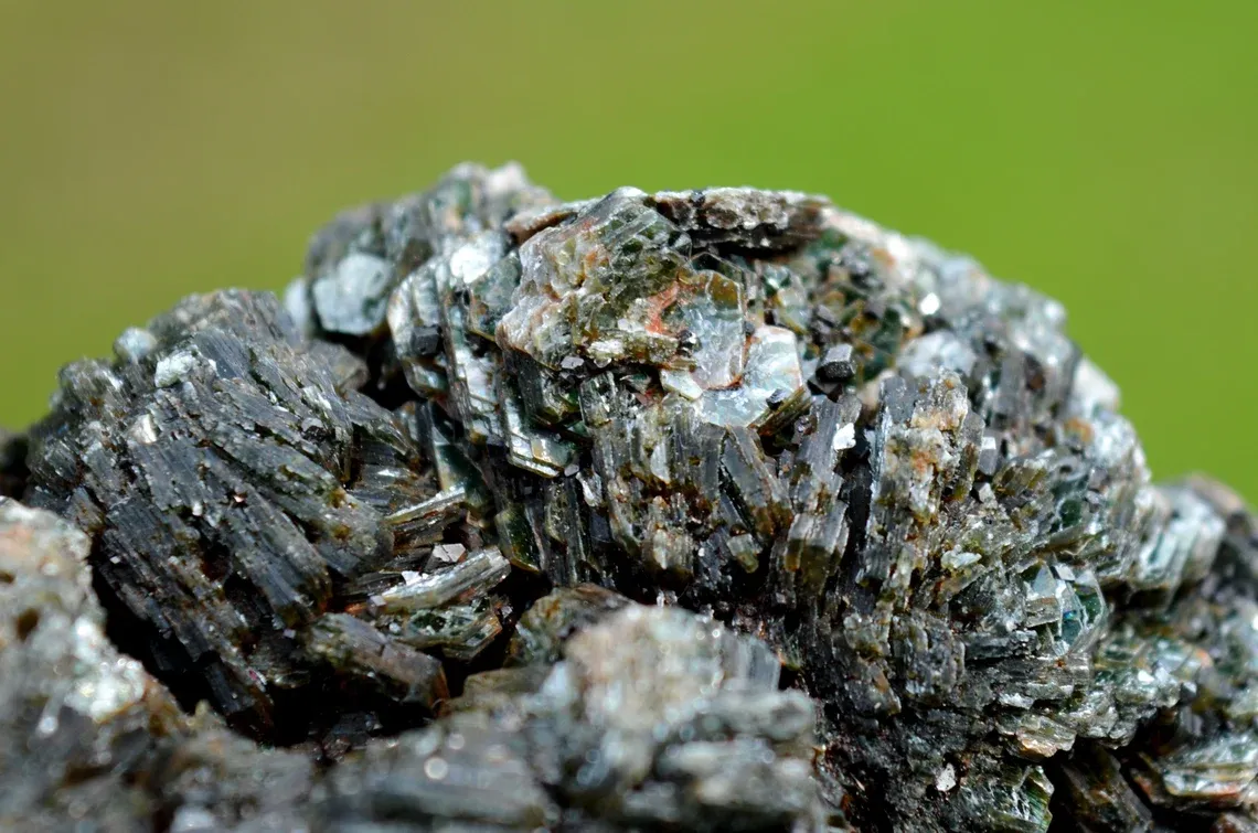 Clinochlore 407 grams - Koukouri diggings, Trantimou, Arrondissement of Diakon, Kayes Region, Mali - image 5