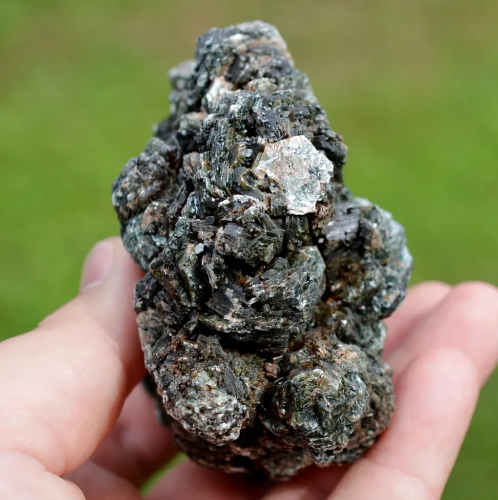 Clinochlore 407 grams - Koukouri diggings, Trantimou, Arrondissement of Diakon, Kayes Region, Mali - image 2