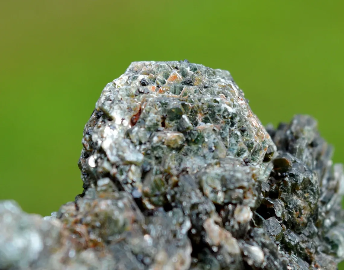 Clinochlore 407 grams - Koukouri diggings, Trantimou, Arrondissement of Diakon, Kayes Region, Mali - image 6