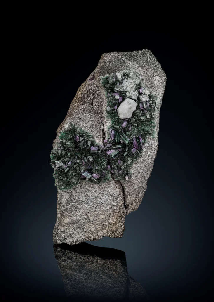 Clinochlore from Saranovskii Mine, Perm Krai, Russia image