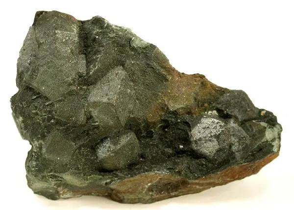 Clinochlore (Var: Ripidolite), Almandine image