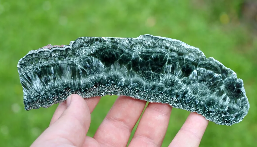 Clinochlore var. Seraphinite 98 grams - Korshunovskoye iron deposit, Irkutsk Oblast, Russia image