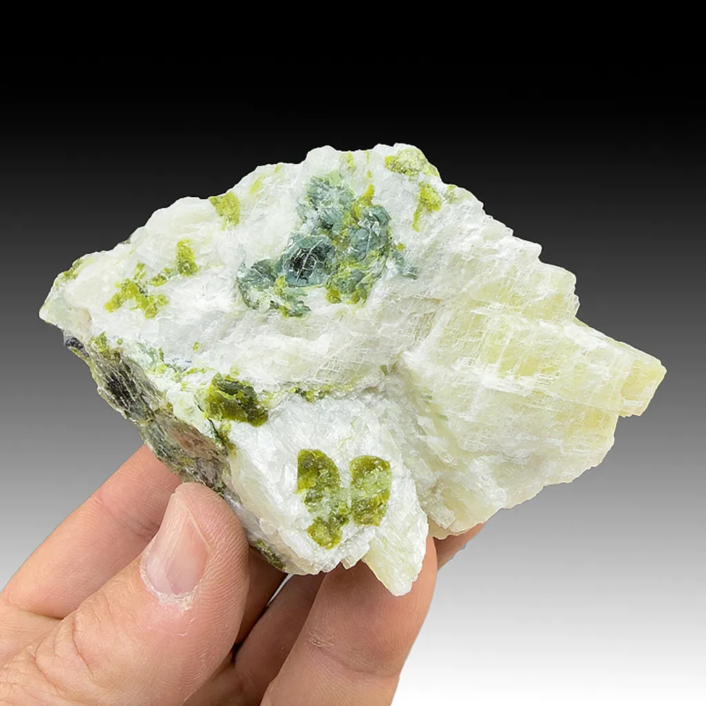 Clinochlore with Lizardite, Magnesite image