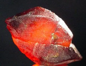 Clinohumite image