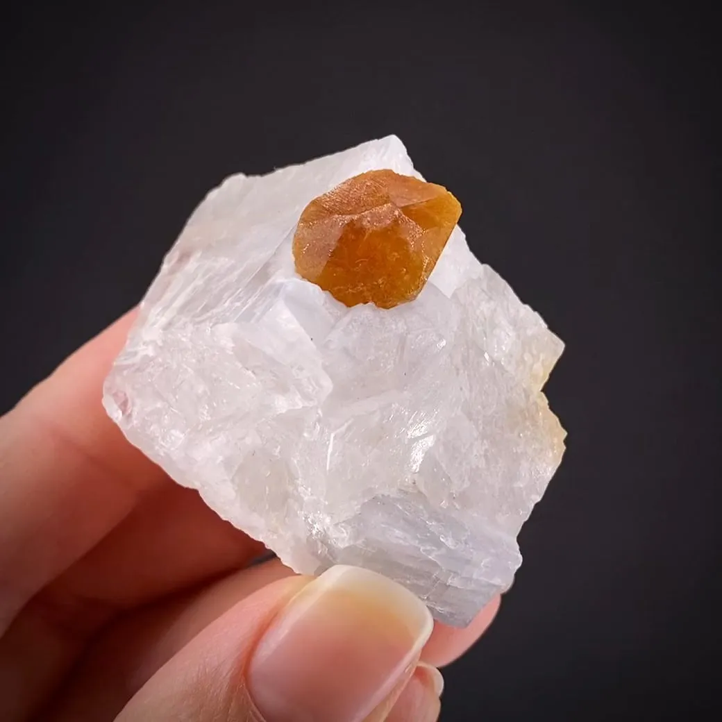 Clinohumite on Calcite - image 1