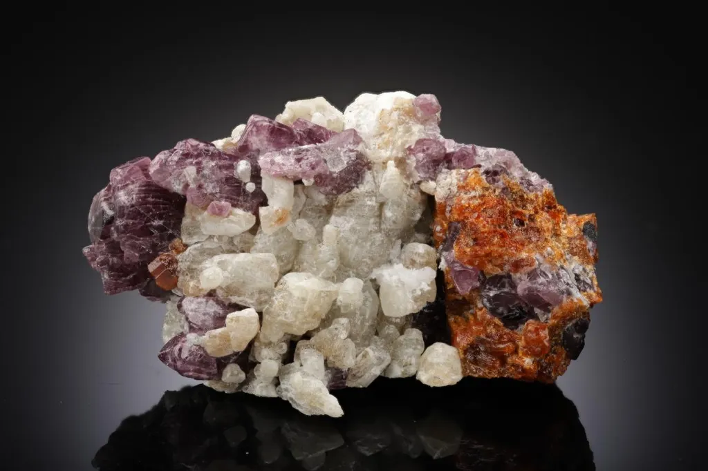 Clinohumite with Chondrodite and Spinel image