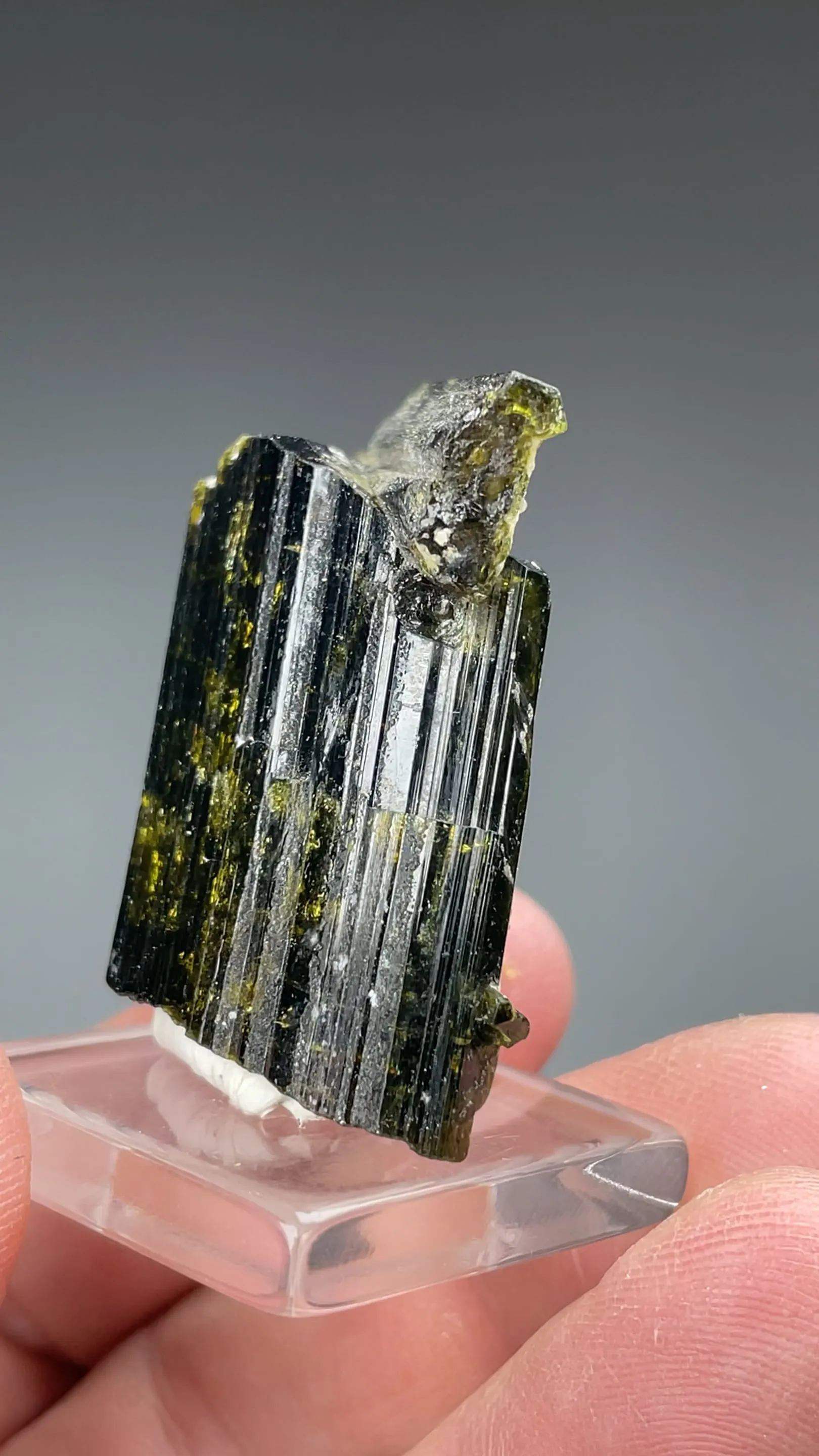 Clinozoisite - image 2