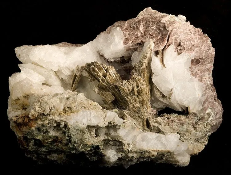Clinozoisite, Quartz, Axinite-(Fe) image