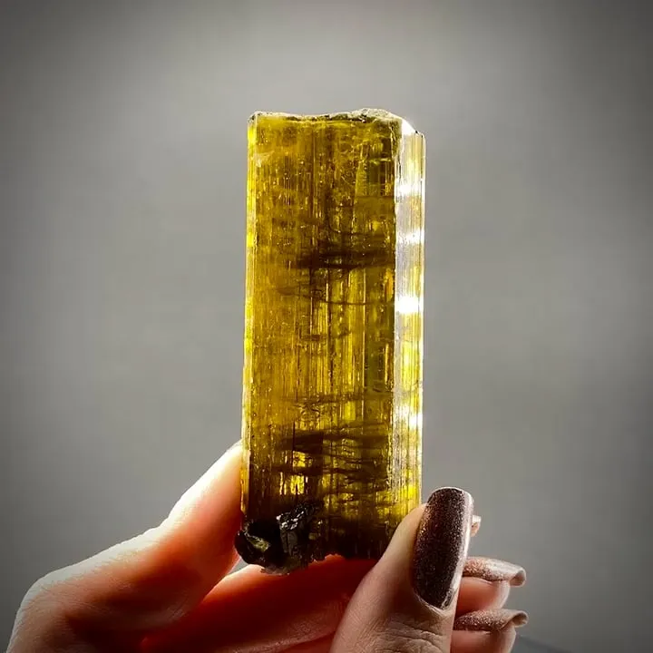 Clinozoisite (twinned) - image 2