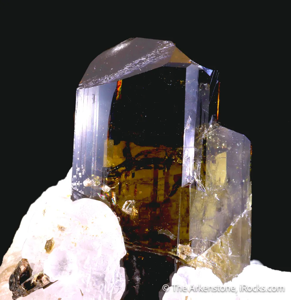 Clinozoisite with Calcite image