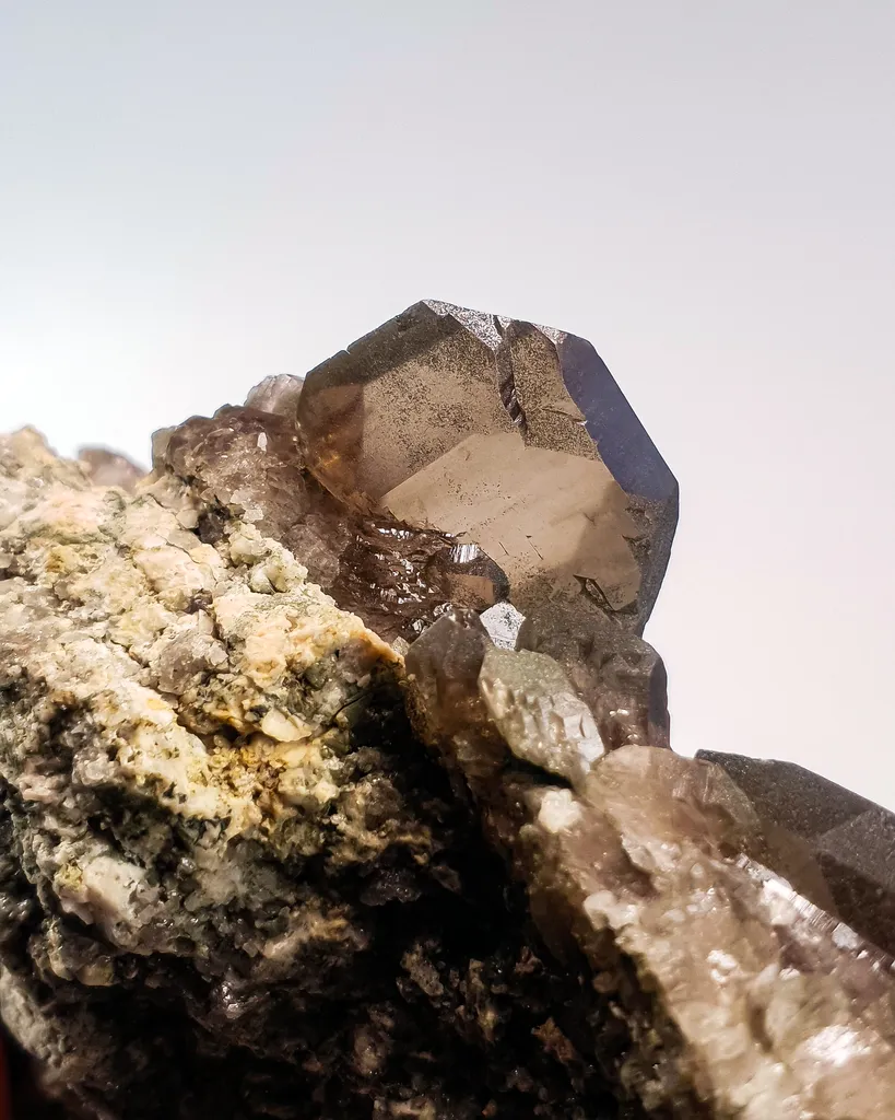 Closed Gwindel Smoky Quartz - Mont-Blanc, France - image 6