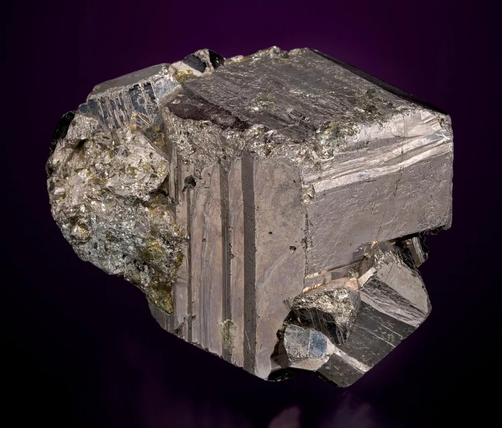 Cobaltite in Chalcopyrite image