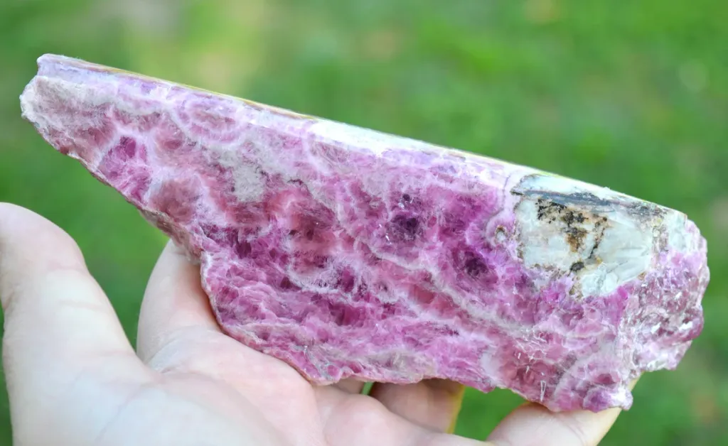 Cobalto-calcite - 554 grams - Bou Azzer mining district, Drâa-Tafilalet Region, Morocco - image 2