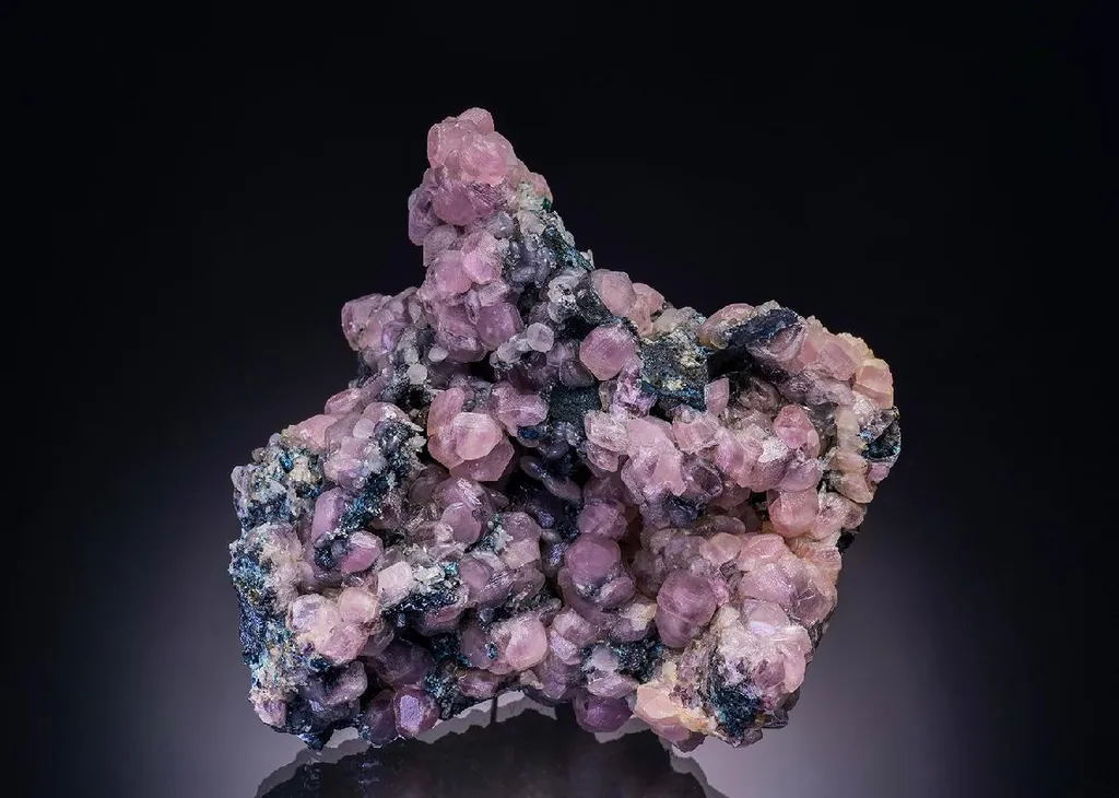 Cobaltoan Smithsonite on Tennantite with Quartz image