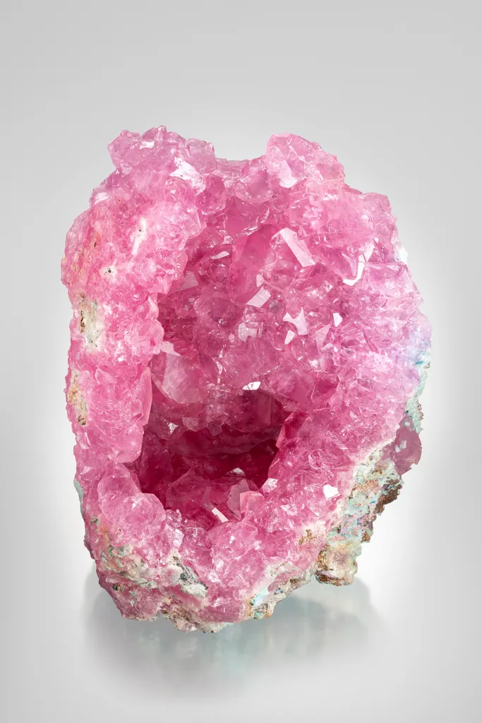 Cobaltocalcite from DR Congo, Lualaba, Mutshatsha, Kolwezi, Kolwezi Mine image