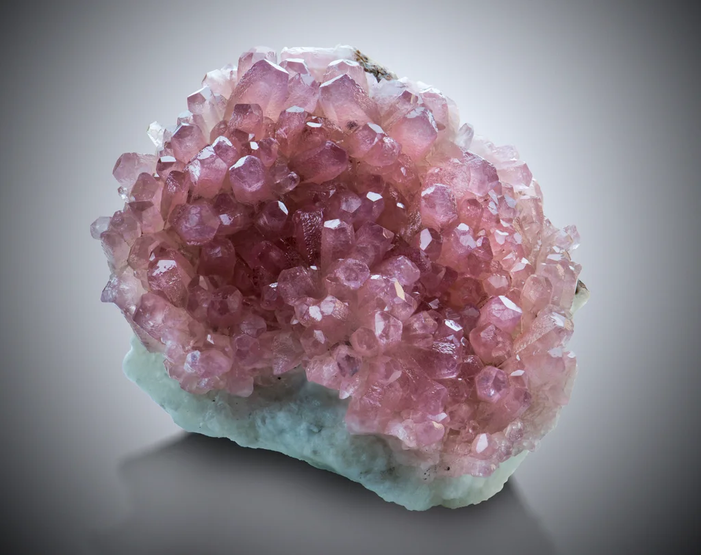 Cobaltocalcite from Maroc, Région Drâa-Tafilalet, Gisement Bou Azzer image