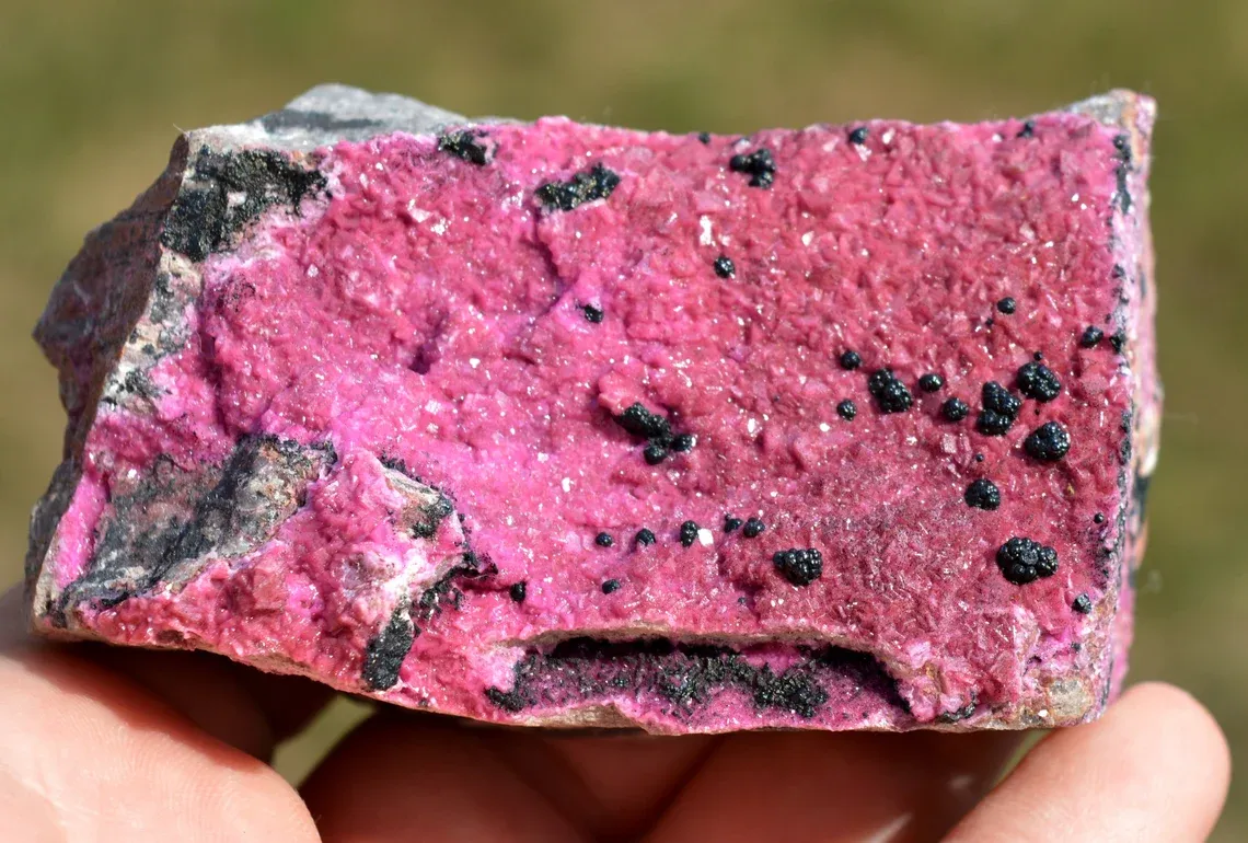 Cobaltocalcite & Heterogenite - 301 grams - Mashamba West Mine, Kolwezi mining district, DR Congo - image 1