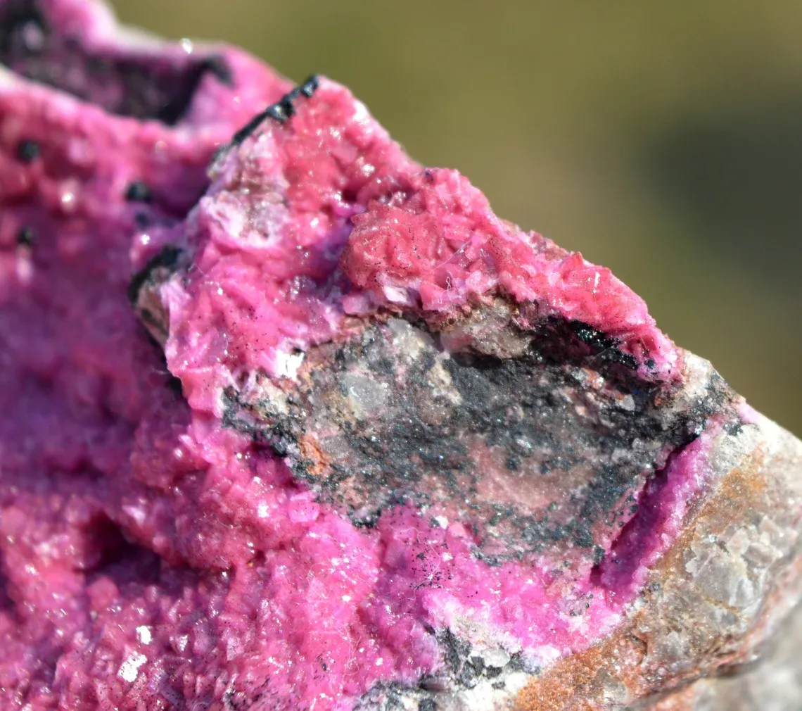 Cobaltocalcite & Heterogenite - 301 grams - Mashamba West Mine, Kolwezi mining district, DR Congo - image 4