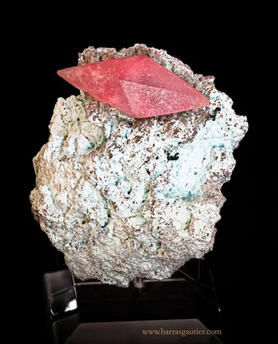 Cobaltocalcite on Plancheite image