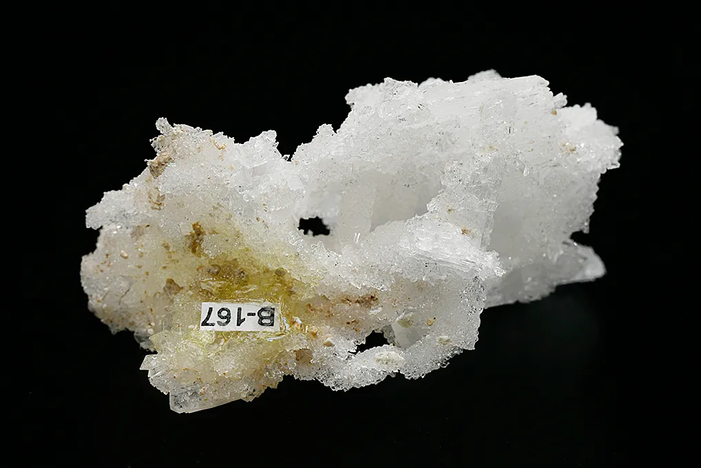 Colemanite on MEYERHOFFERITE - image 4