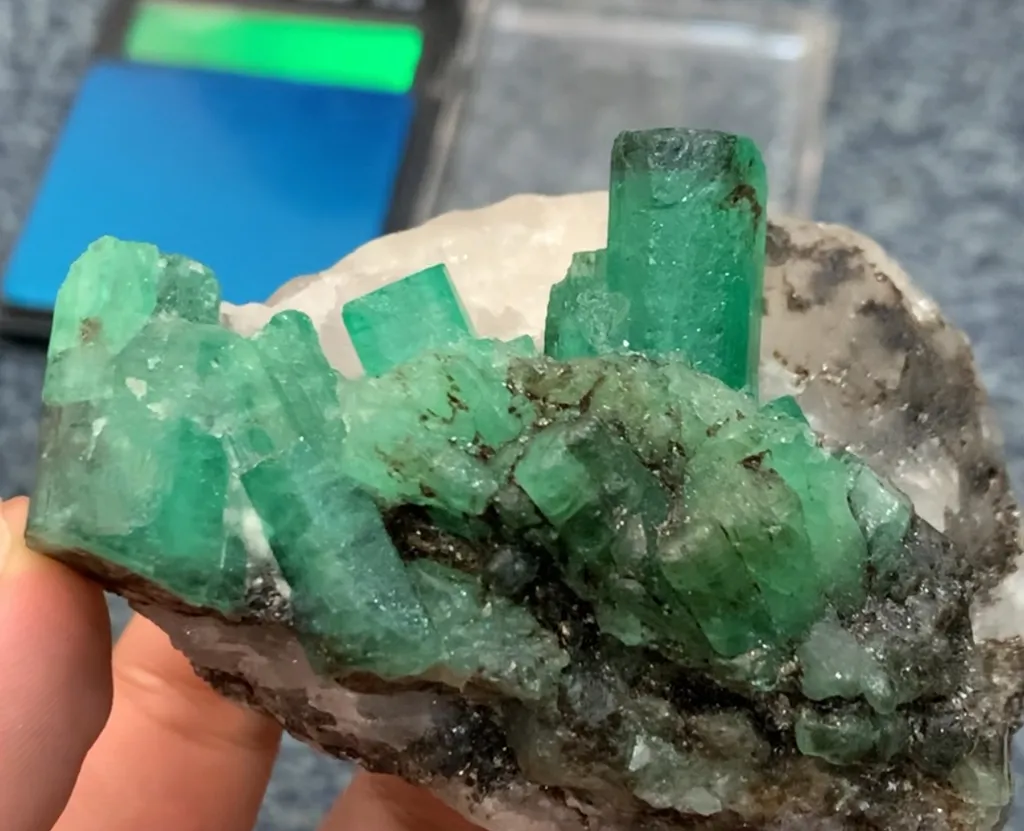 Collection Grade Rare Vivid Emerald Specimen from Pakistan - image 4