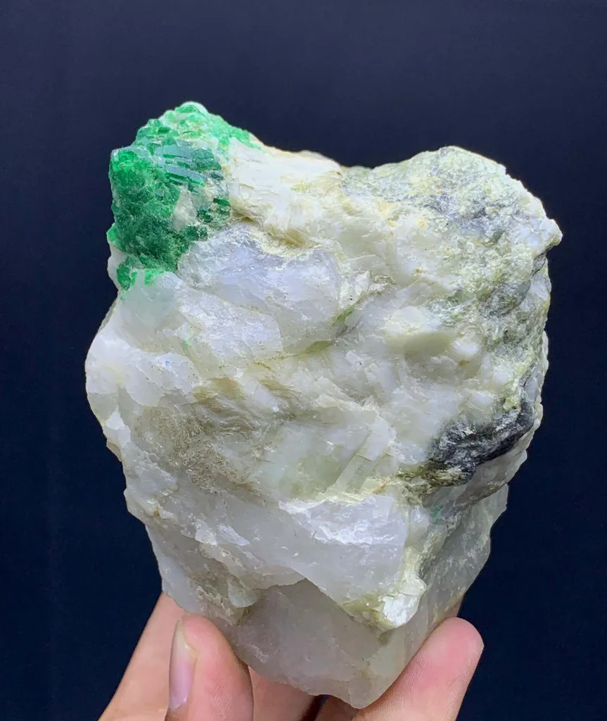 Collector Grade Emerald Specimen from Pakistan - image 7