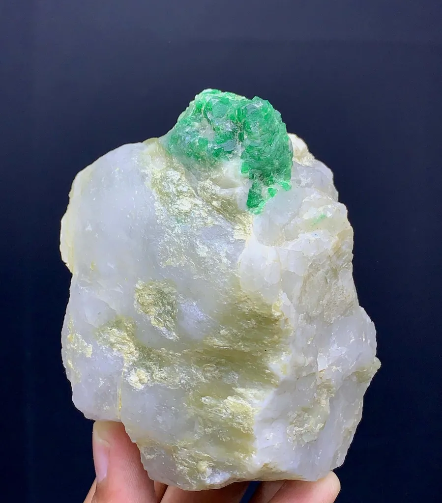 Collector Grade Emerald Specimen from Pakistan - image 3