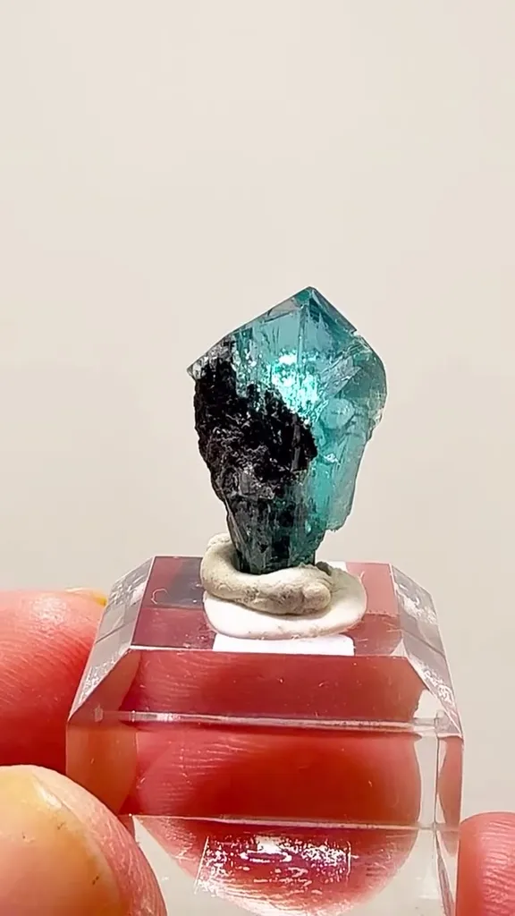 COLOMBIAN Euclase MAGIC image
