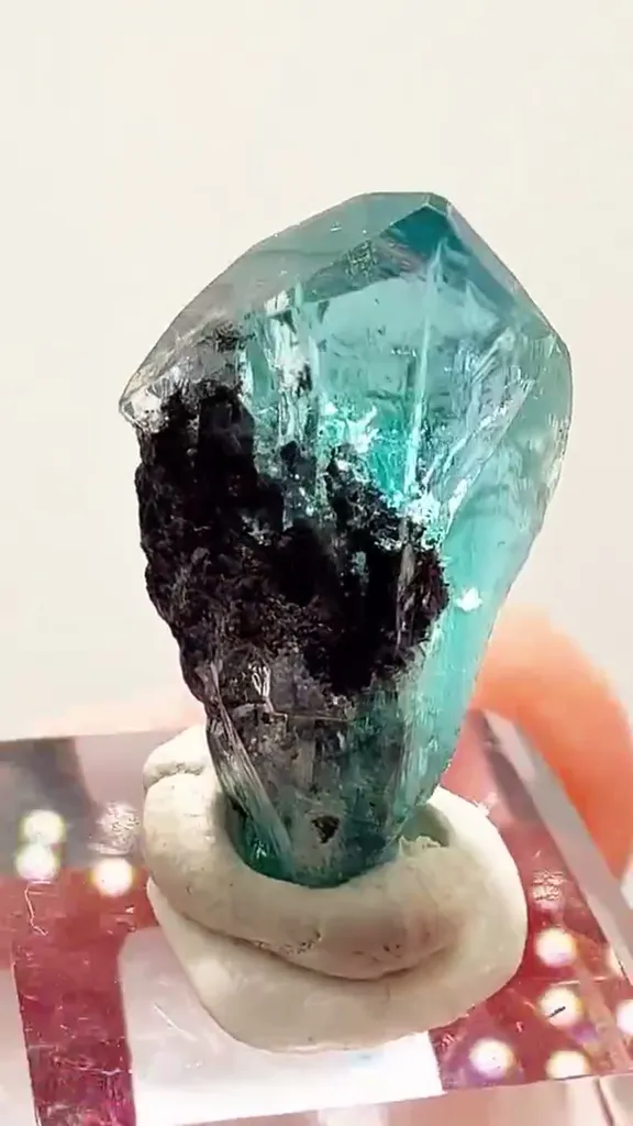 COLOMBIAN Euclase MAGIC - image 3