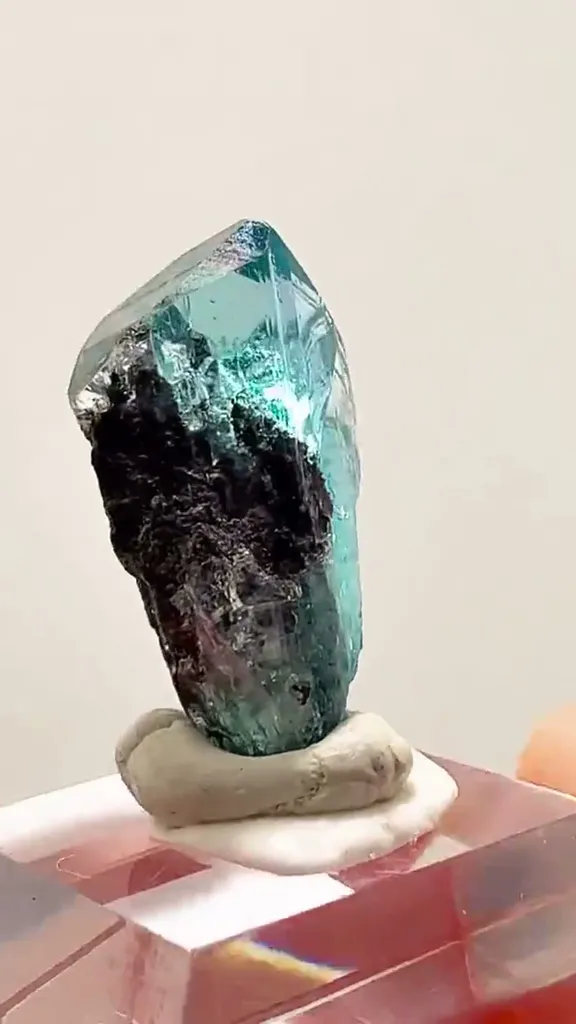 COLOMBIAN Euclase MAGIC - image 2