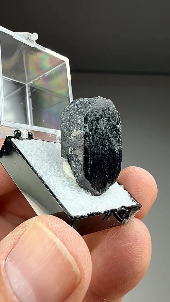 Columbite from São José da Safira, Minas Gerais, Brazil - image 2