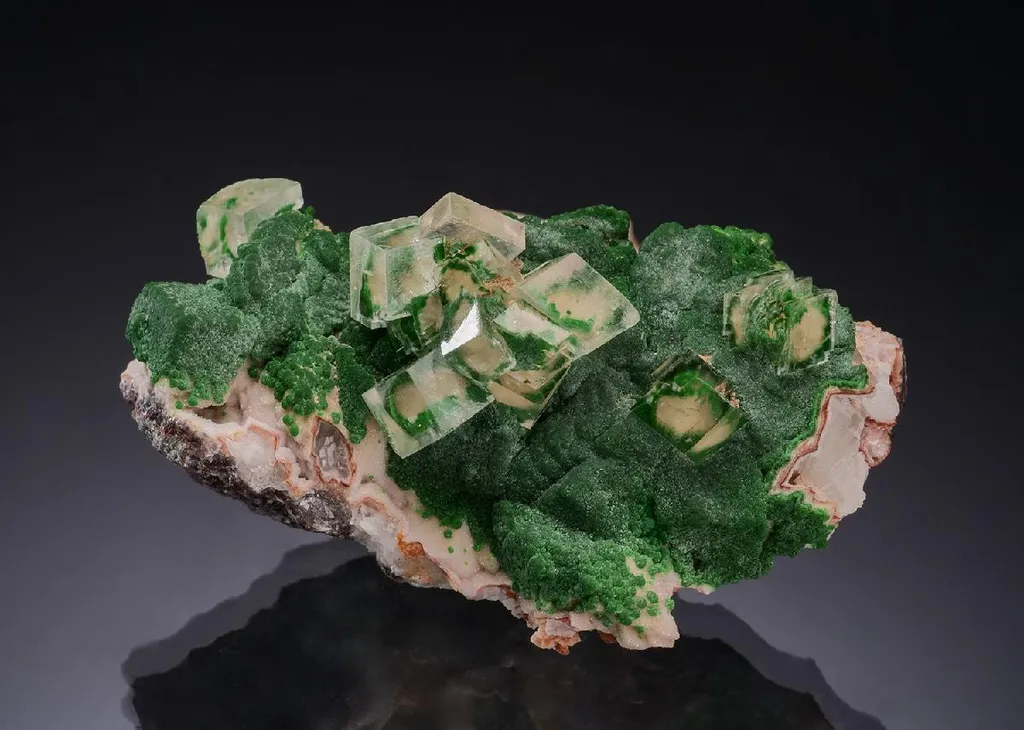 Conichalcite with Calcite on Dolomite on Calcite image