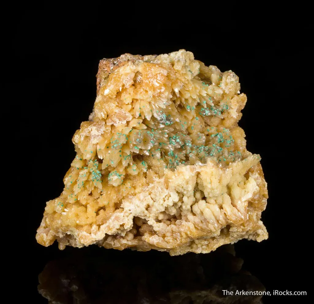 Copper crystals on Mimetite - image 2