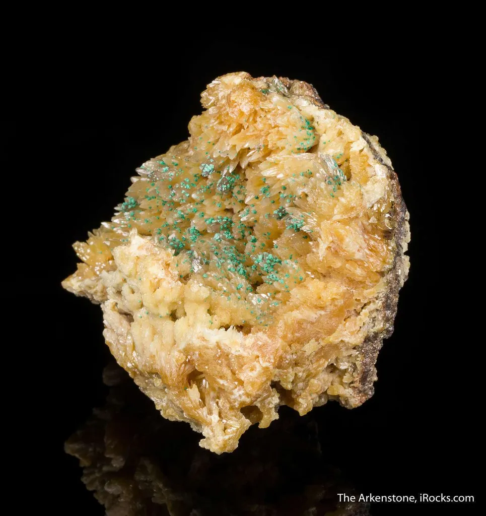 Copper crystals on Mimetite - image 6