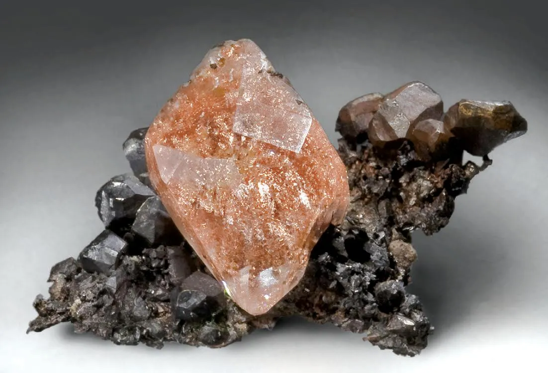 Copper-in-Calcite crystal on Copper - image 3
