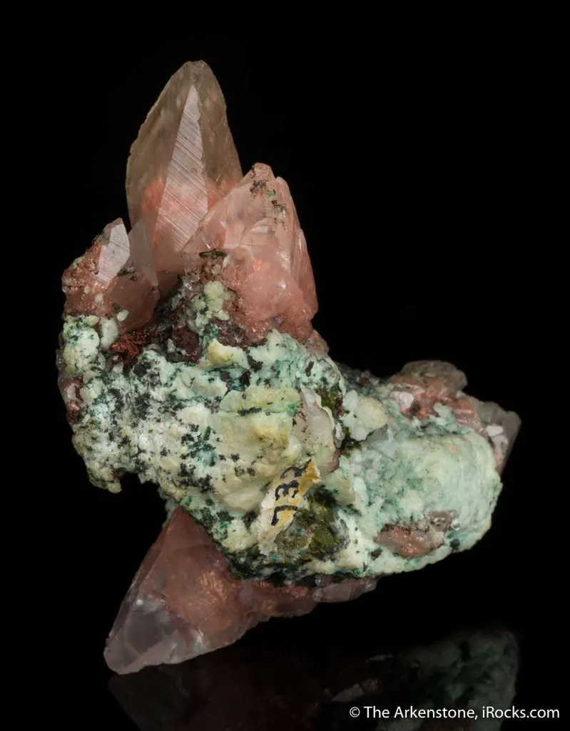 Copper included in Calcite - image 7