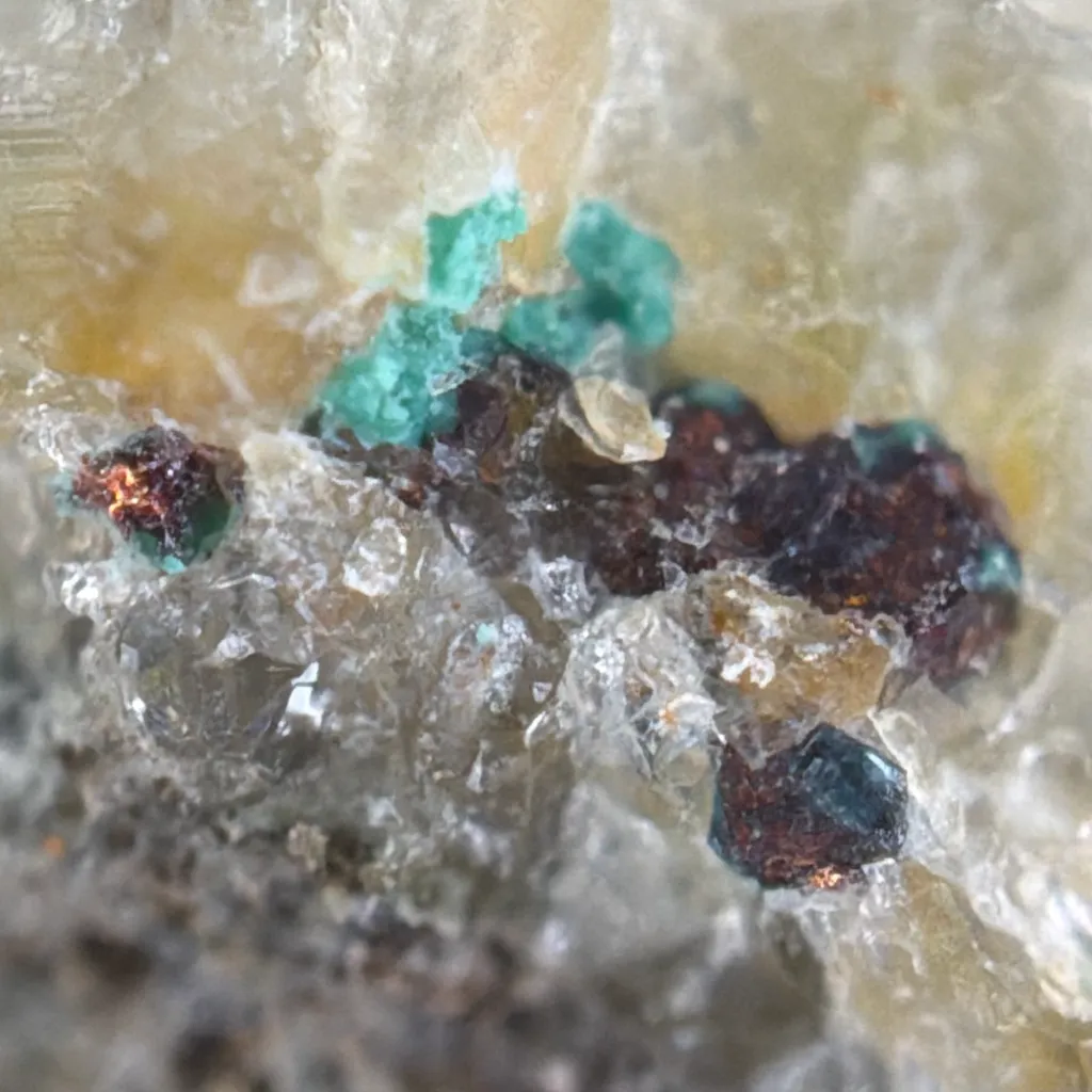 Copper on Analcime image