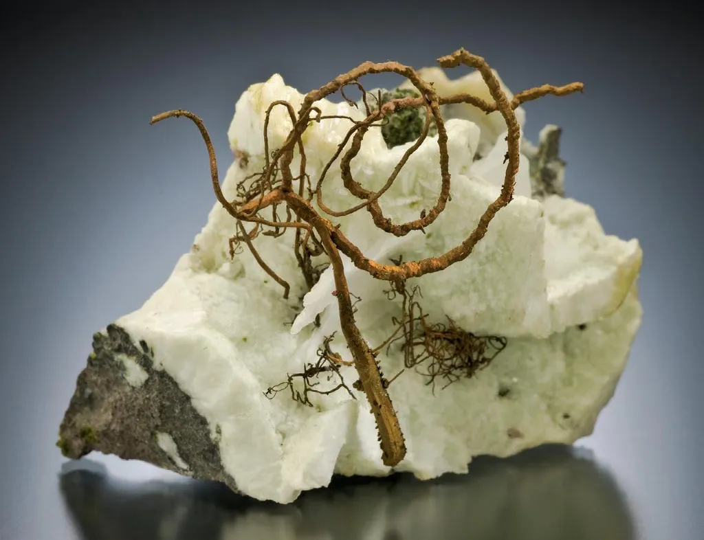 Copper, Prehnite image