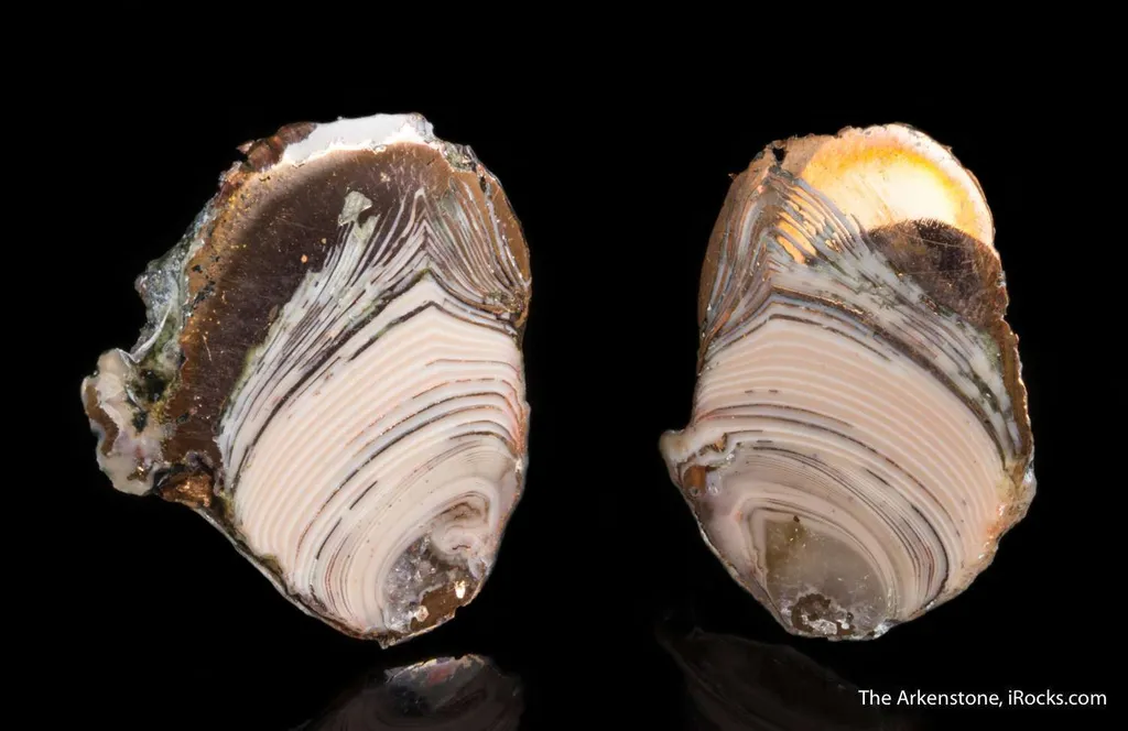 Copper replacing Agate Nodule image