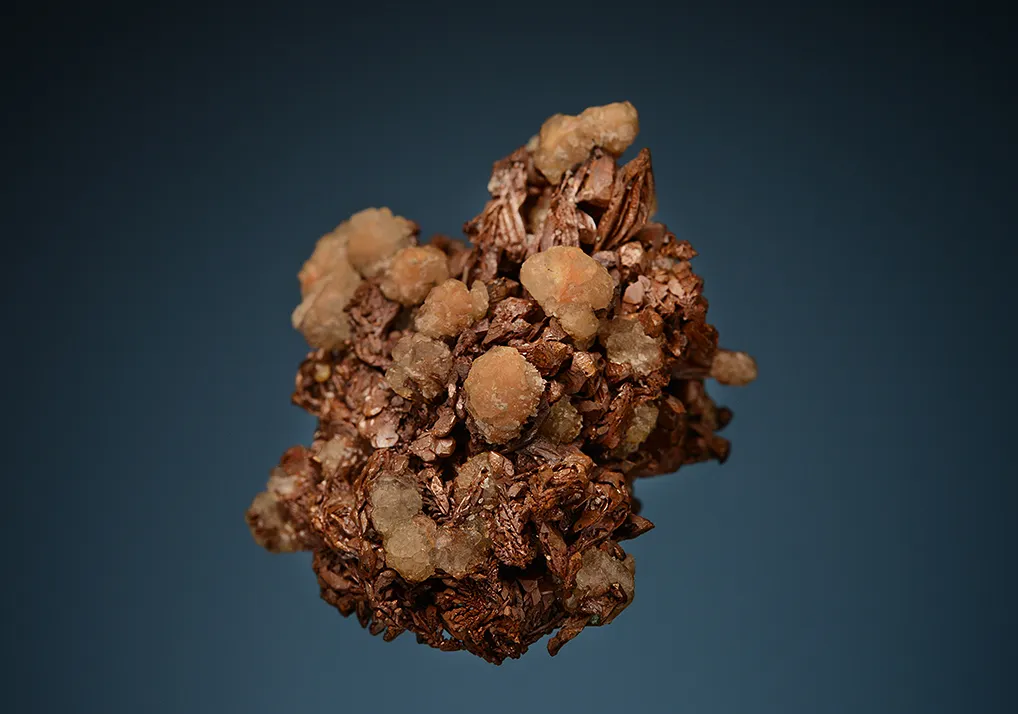 Copper (Spinel twins) with Analcime - image 5