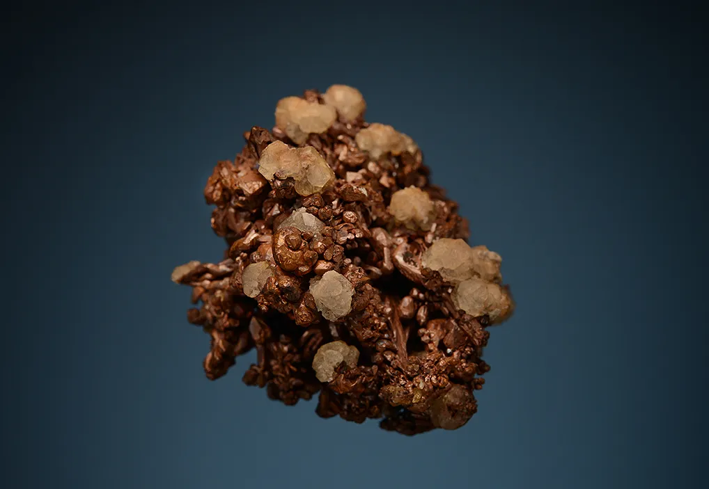 Copper (Spinel twins) with Analcime - image 3